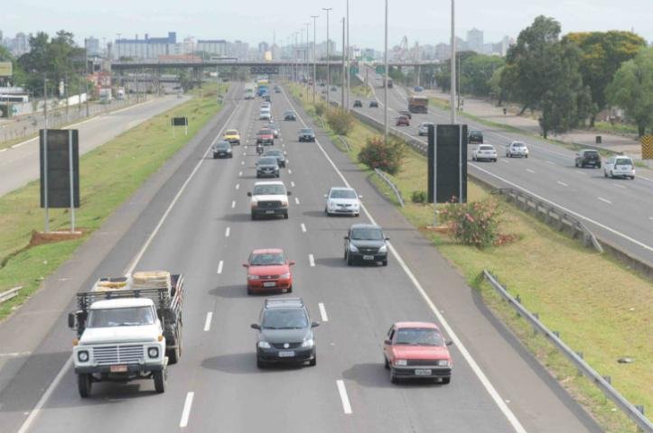 Tr&acirc;nsito come&ccedil;a a ficar intenso para o feriado de Natal