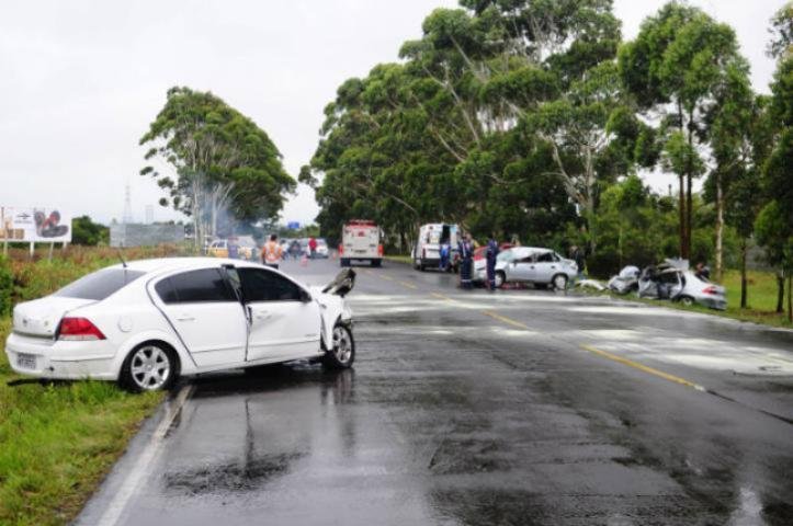 Acidente deixou dois mortos na Estrada do Mar