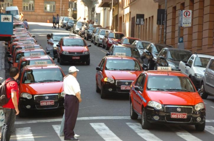 Popula&ccedil;&atilde;o reclamou de falta de t&aacute;xis no fim de ano