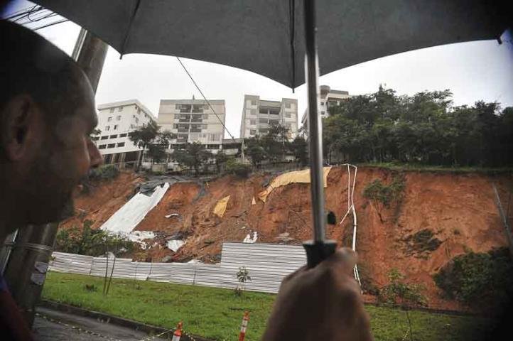 Em Minas Gerais, cinco morreram e 52 munic&iacute;pios decretaram situa&ccedil;&atilde;o de emerg&ecirc;ncia