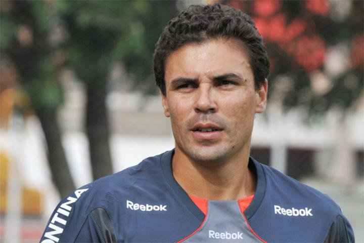 Inter quer definir futuro de Bol&iacute;var at&eacute; o final da semana