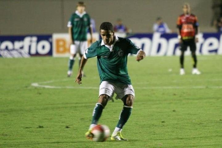 Novo refor&ccedil;o do Inter, Douglas destaca capacidade de apoio