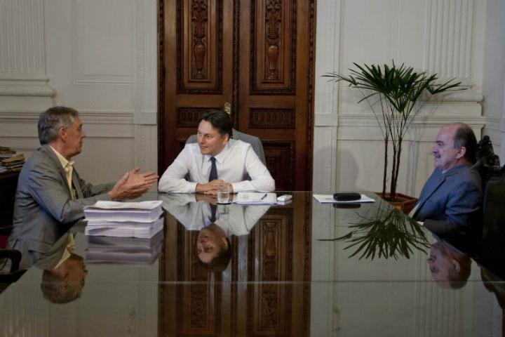 Reuni&atilde;o define proposta do governo para delegados