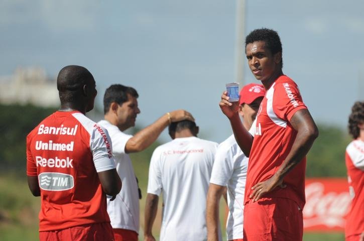 Grupo fez primeiro treino da temporada 2012 nesta quinta-feira