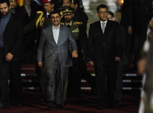 Presidente do Ir&atilde; chegou &agrave; Venezuela no final da noite desse domingo 