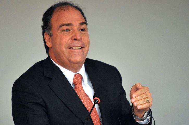 Bezerra diz que foi induzido a erro em compra de terreno
