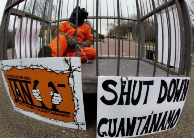 Manifestantes pedem o fim da pris&atilde;o de Guant&aacute;namo