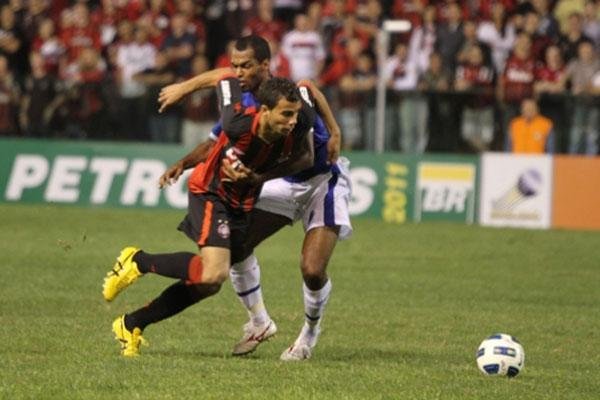 Inter contrata volante Frans&eacute;rgio do Atl&eacute;tico-PR