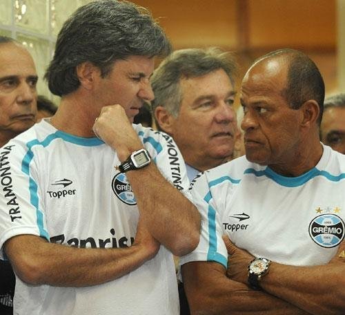 Caio J&uacute;nior e Paulo Paix&atilde;o deram uma folga aos jogadores 