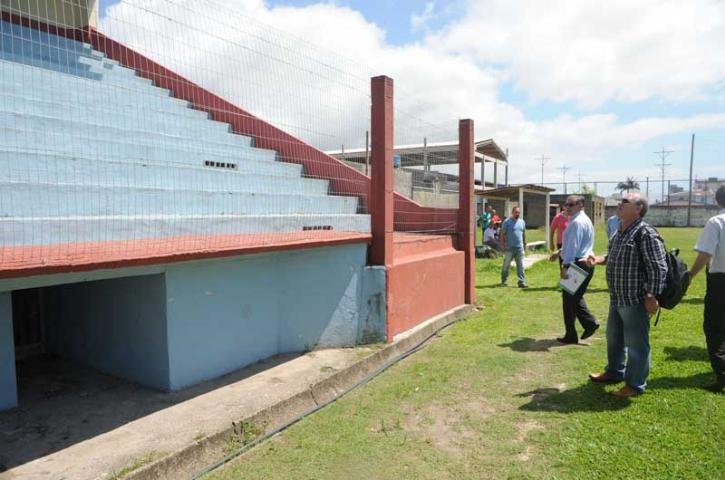 Representantes da Fifa visitam instala&ccedil;&otilde;es de Cap&atilde;o da Canoa para a Copa