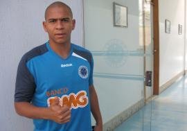 Walter chegou &agrave; Toca da Raposa para refor&ccedil;ar o Cruzeiro