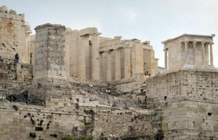 Acr&oacute;pole seria o primeiro s&iacute;tio arqueol&oacute;gico afetado pela decis&atilde;o grega