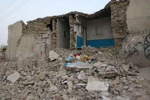Terremoto deixou 100 feridos no Ir&atilde;