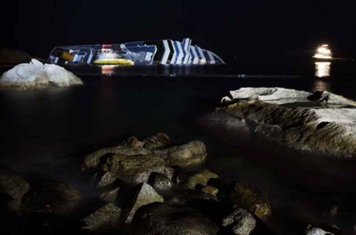 Buscas no Costa Concordia s&atilde;o retomadas