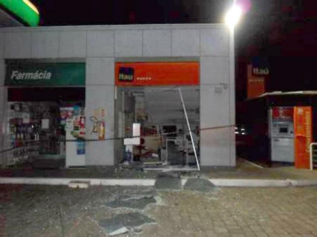 Ag&ecirc;ncia explodiu por volta das 2h