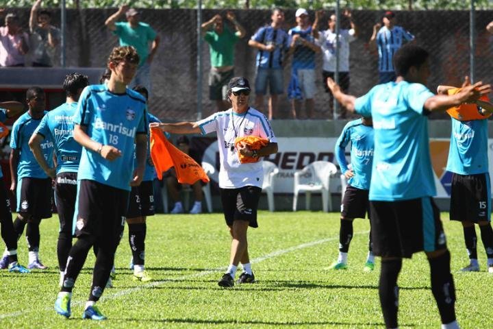 Cheio de novidades, Gr&ecirc;mio come&ccedil;a o ano contra o Lajeadense 