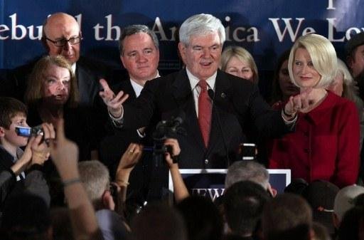 Newt Gingrich superou o favorito Mitt Romney nas prim&aacute;rias republicanas da Carolina do Sul