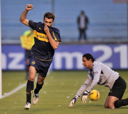 Meia, que estava no Espanyol, se destacou pelo Boca Juniors 