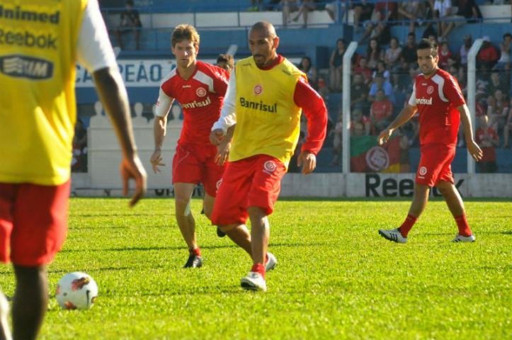 Gui&ntilde;azu lembrou da for&ccedil;a do Beira-Rio durante a conquista do bi da Libertadores