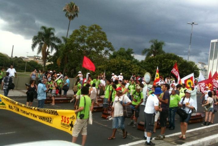 Marcha avan&ccedil;ou pela avenida Borges de Medeiros