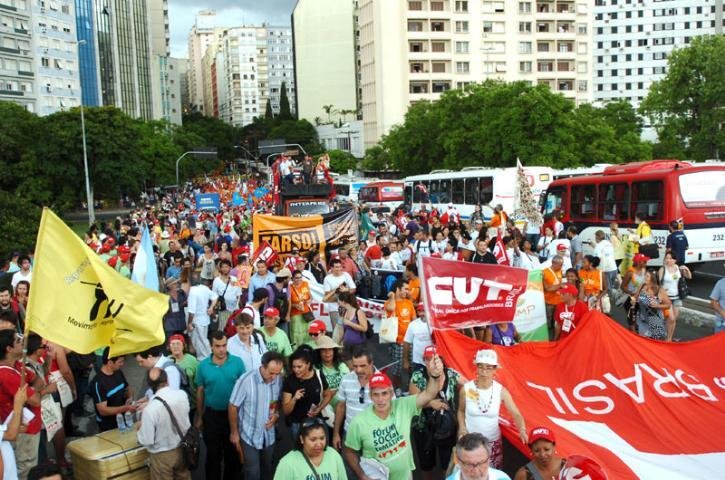 Economia, meio-ambiente e novas pol&iacute;ticas desfilam na abertura do F&oacute;rum Social