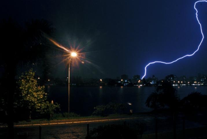Temporal atingiu a cidade de Torres na noite desta ter&ccedil;a