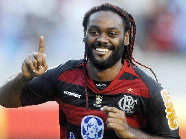 Jogador assinou contrato at&eacute; dezembro de 2014 com o clube carioca