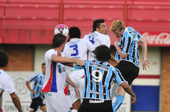 Torcida tricolor aposta em Marcelo Moreno para apagar m&aacute; impress&atilde;o da estreia  