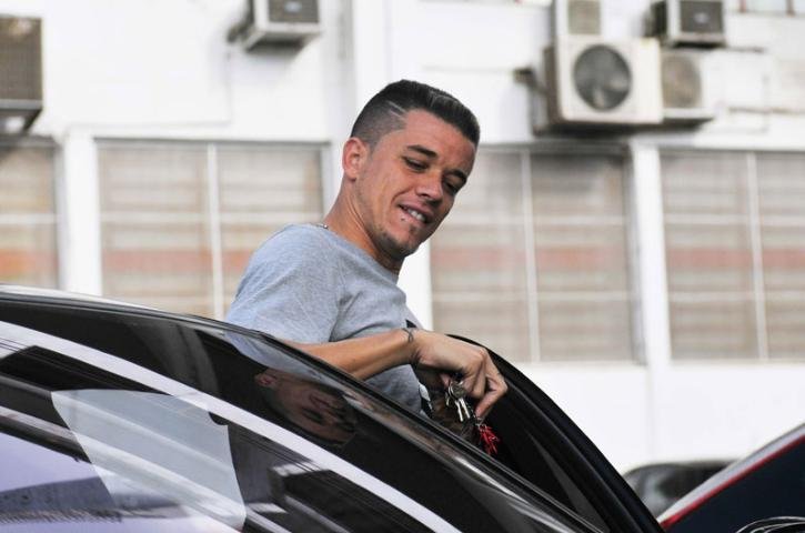 Presidente admite que Inter n&atilde;o consegue atingir valores do futebol chin&ecirc;s para o argentino