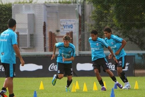 Caio J&uacute;nior dever&aacute; manter esquema e escala&ccedil;&atilde;o no cl&aacute;ssico do fim de semana
