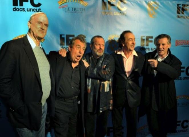 John Cleese, Terry Jones, Terry Gilliam, Eric Idle e Michael Palin em uma das &uacute;ltimas apari&ccedil;&otilde;es do grupo, em 2009