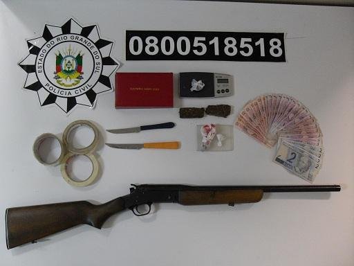Material apreendido durante opera&ccedil;&atilde;o no bairro Humait&aacute;