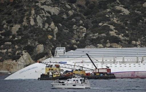 Dezesseis corpos foram retirados do navio