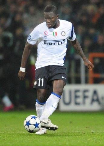 Meio-campista gan&ecirc;s Sulley Muntari tinha os direitos vinculados &agrave; rival Inter de Mil&atilde;o
