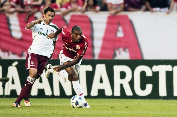 Inter de Mil&atilde;o acerta com jovem zagueiro Juan, ex-Inter