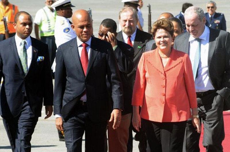 Presidente haitiano Michel Martelly recebe presidente Dilma Rousseff durante visita oficial