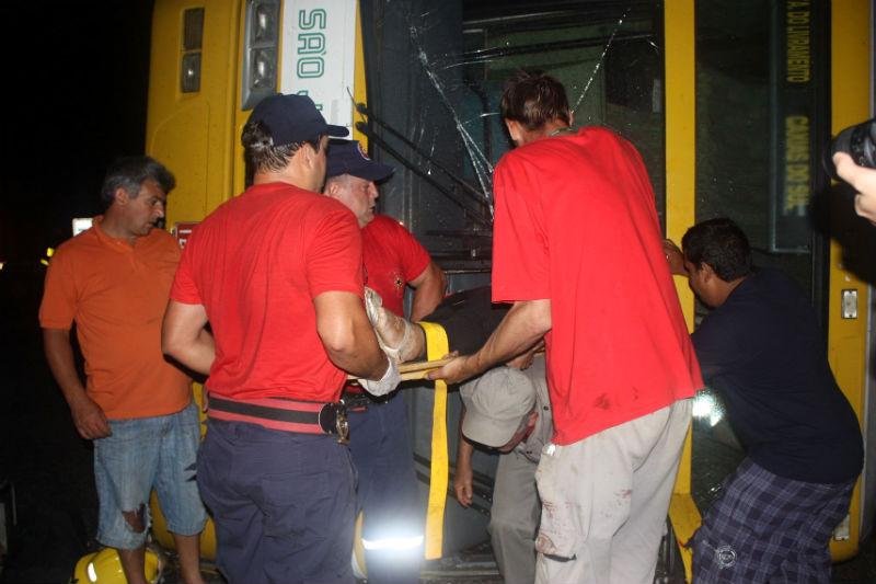 Pelo menos quatro pessoas ficaram feridas em estado grave