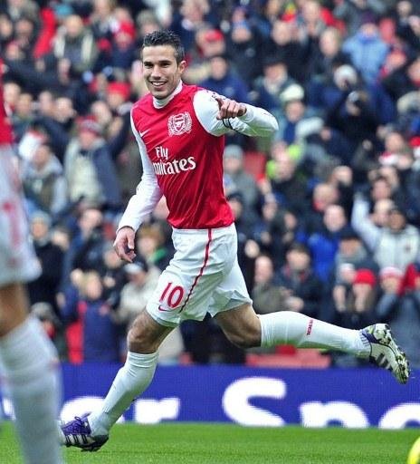 Van Persie balan&ccedil;ou as redes do Blackburn tr&ecirc;s vezes e chegou a 22 gols na competi&ccedil;&atilde;o