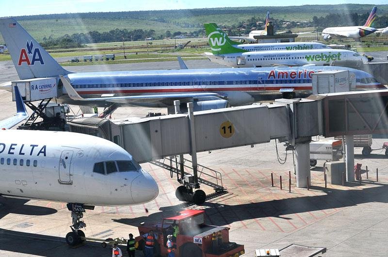 Brasil privatiza tr&ecirc;s aeroportos por R$ 24,5 bilh&otilde;es
