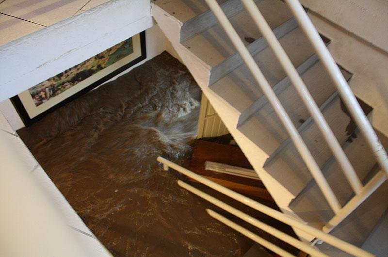 Quarta-feira foi dia de limpeza e conserto dos estragos causados pela chuva