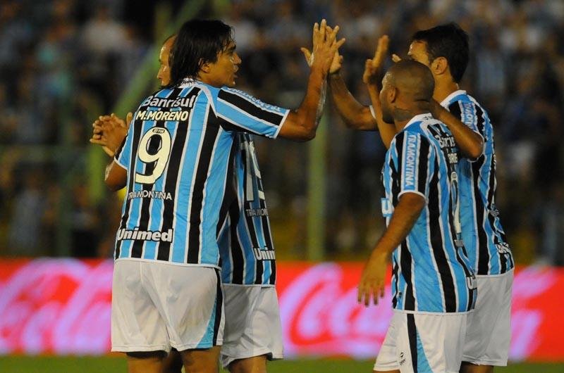 A vit&oacute;ria coloca o Gr&ecirc;mio entre os classificados do Grupo 2