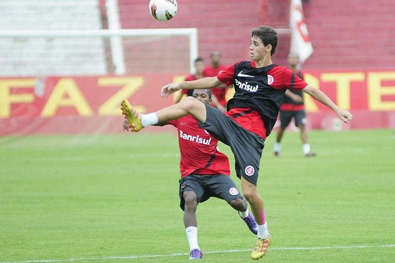 Oscar &eacute; alvo de disputa judicial entre S&atilde;o Paulo e Inter