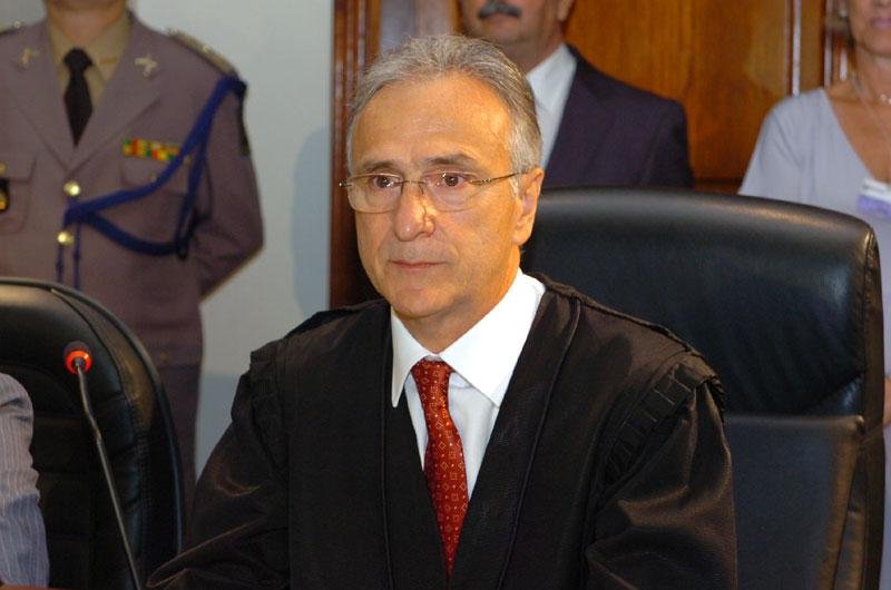 STF reconsidera parte de liminar e permite posse do TJ-RS