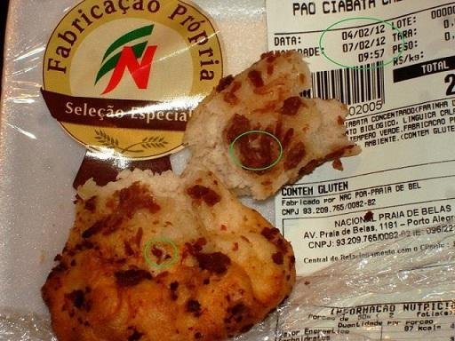 P&atilde;o com calabresa tinha larvas no recheio