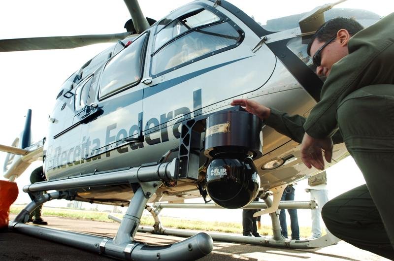 A a&ccedil;&atilde;o segue at&eacute; ter&ccedil;a-feira, em um helic&oacute;ptero da Receita