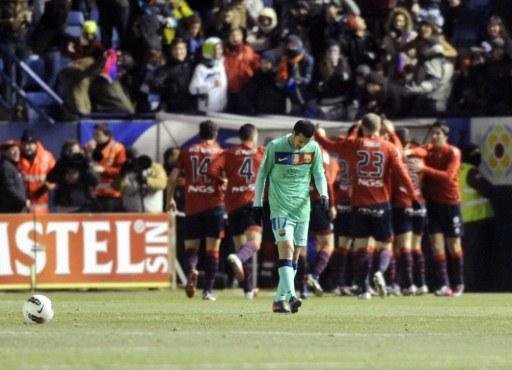 Barcelona perde do Osasuna e fica longe do t&iacute;tulo