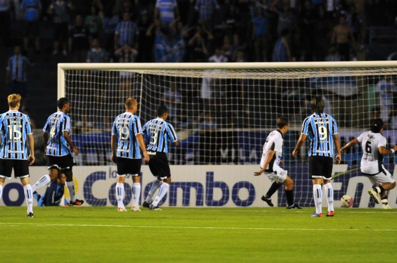 Time de Caio J&uacute;nior saiu perdendo, mas conseguiu a virada sobre o Santa Cruz