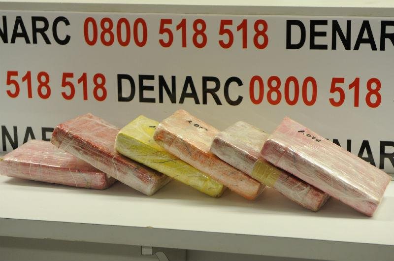 Pol&iacute;cia apreende 6,4 kg de coca&iacute;na na regi&atilde;o Metropolitana