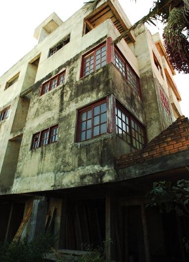Moradores estariam revoltados e sem saber a quem recorrer 