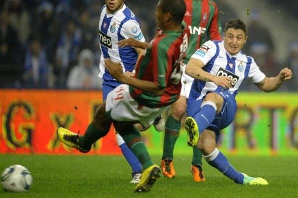Jogador uruguaio estaria em confronto com a torcida do Porto